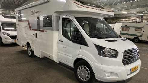 Luxurious, modern family camper