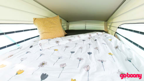 Witte Buscamper – Full Option Travel - Marco Polo '22