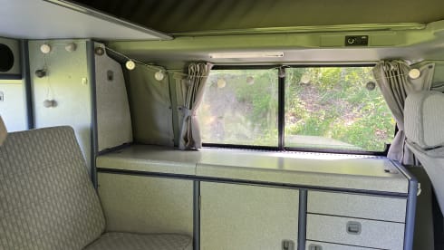 Calí – Very neat original VW T4 California Coach