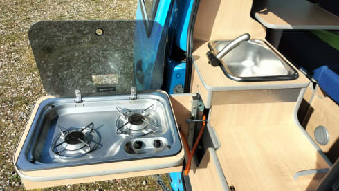 Blue Zone – 2-seater Ford Connect campervan from 2009