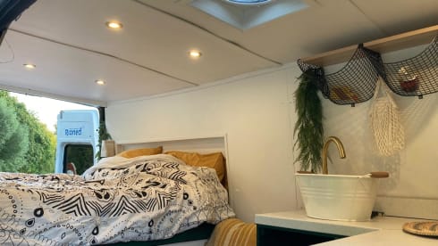 Helga – 2p Mercedes-Benz bus from 2005