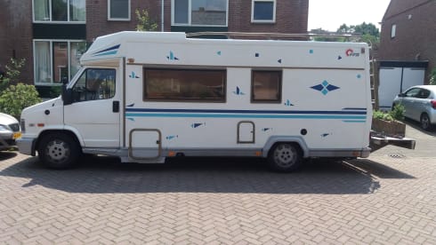 With Mobility Scooter/Scooter carrier and Pop-Up roof tent!