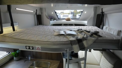 Brand new 5p Benimar Cocoon 463 semi-integrated model 2024
