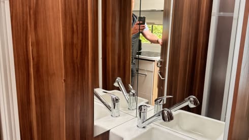 Genieten vol luxe !  – Geniet van alle luxe en gemak in deze prachtige familie camper 