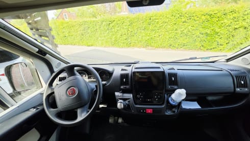 Automaat – 2p Adria Mobil semi-integrated uit 2017