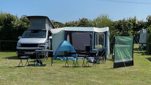 Poppy – Explore in Style - VW Camper for Unforgettable Holidays!