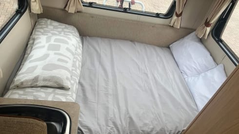 4 berth Peugeot Elddis Autoquest