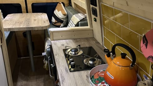 Jiggly Campervaneé – Beautiful family friendly converted Campervan