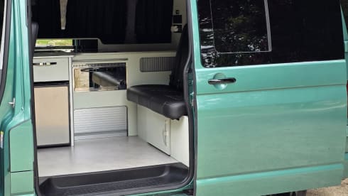 Essy – 4 berth Volkswagen campervan from 2021