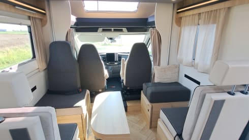 6p Chausson semi-integrated uit 2024