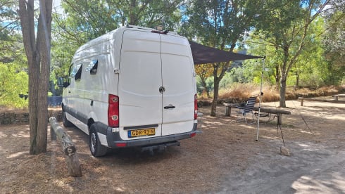 Olaf – Neat conversion Volkswagen Crafter L2H2