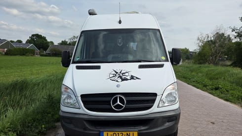 Donny – 2-seater Mercedes-Benz bus from 2013