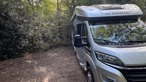 Luxe ruime Adria camper  – Luxurious Spacious Adria camper 