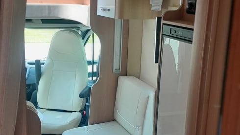 Roller team – 4p Ford semi-integrated uit 2018
