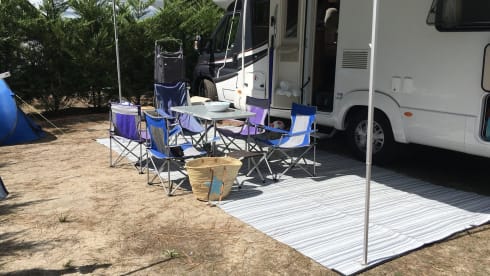 Mabel - The surf bus – Benvenuti nella nostra adorabile famiglia di lusso Autotrail Apache 700