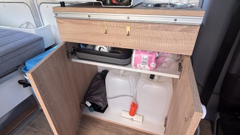 Danny de Vito – Mercedes-Benz Vito camper van 