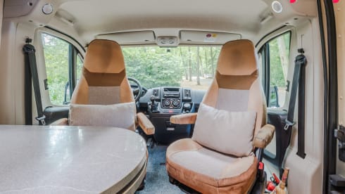 Onze Brût – 2-person Pössl bus from 2014
