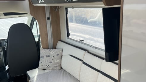 Monty  – 2024 - 6 Berth Autoroller 707 Motorhome