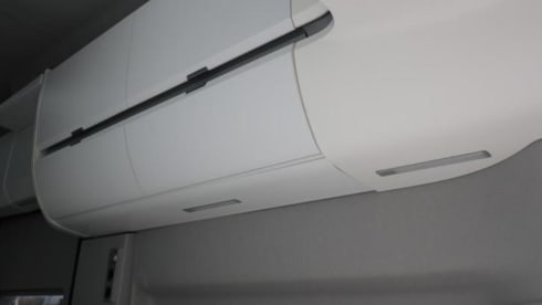 4 personen  – 4p VW GRAND CALIFORNIA automatic all luxury toilet and shower BJ 2022