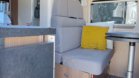 Luxury new Malibu Charming DB Skyview camper, also for off-grid