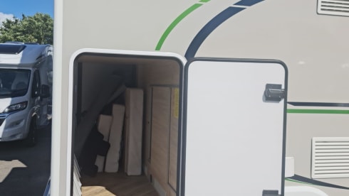 George – 5* 4 berth Chausson 650 Etape Brand new 2024