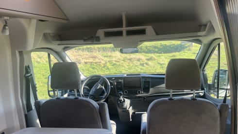 Luxury 6p Mercedes-Benz camper