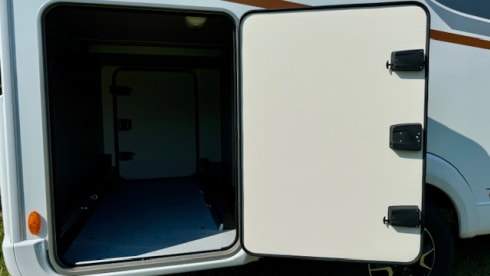 LYSEO CRUISER – SEMINTEGRALE BUESRTNER LYSEO TD 690 G - LETTI GEMELLI, GARAGE