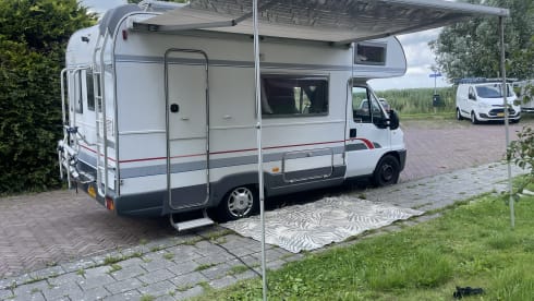 4p Bürstner alcove uit 1995