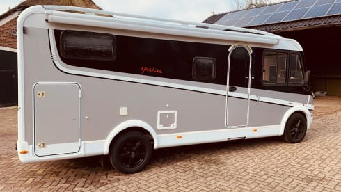 Globebus – 4p Dethleffs integrated from 2014
