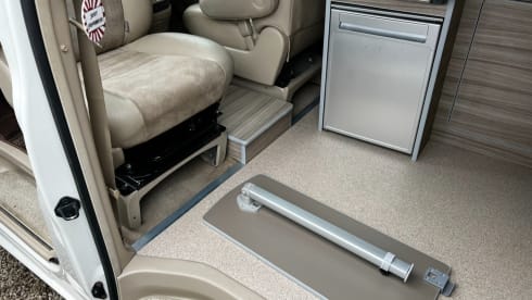 The Borderless Reiver – 3 (+ 1 small child) berth Toyota campervan from 2007