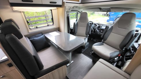 Sun Living S 75 SL – Very nice, spacious, luxurious, clean and fully furnished