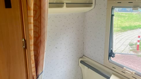 Freeda – Cozy 6 person retro camper FIAT 290