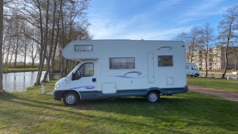 challenger – Spacious 6 person camper