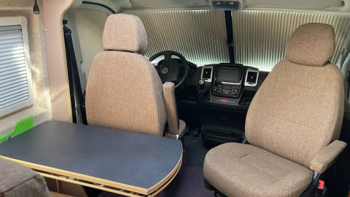Vogelvlucht – 2p Fiat bus uit 2021