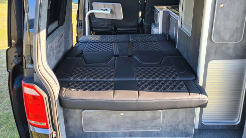 baloo – Baloo- T6  Highline SWB Transporter fully loaded Adventure ready