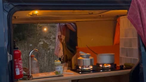 Buffel – 2-person campervan from 2004