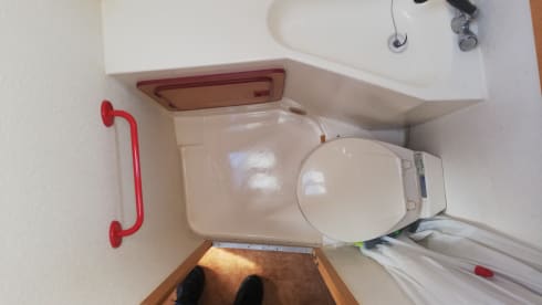 Erwing – Compact and spacious monocoque camper