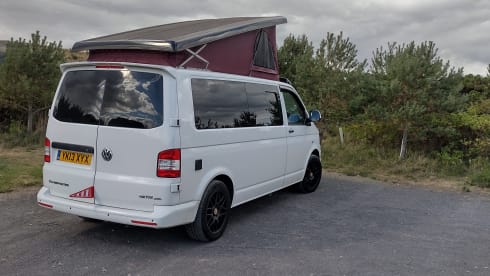 Vdub  – 4 berth Volkswagon LWB 140 