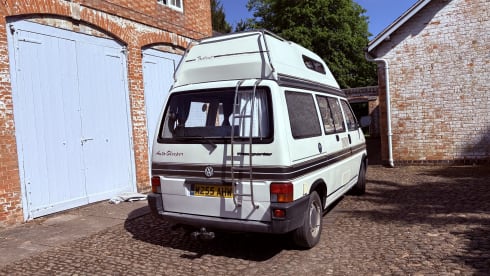 Vanny – Volkswagen Trident 1994 berth Campervan  1994.          