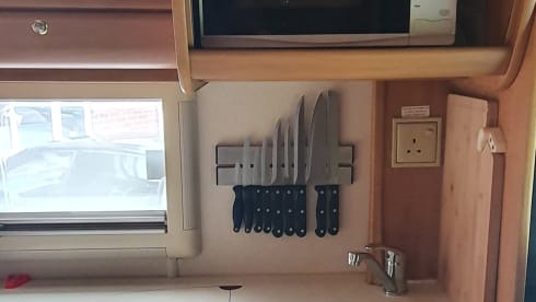 Mabel – 6 Berth Mercedes Auto-Trail 