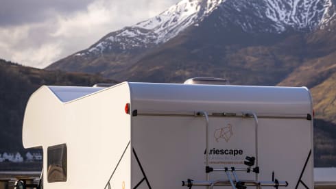 A7300DB – Etrusco 6 berth 5 seatbelts 2021. Automatic. 5G Internet. TV. Solar Panels.
