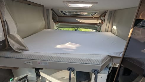 Globi II – Top-maintained semi-integrated with lots of equipment for the family