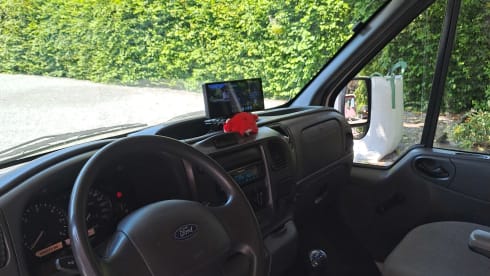 3-person Ford Rimor 2002 AIRCO