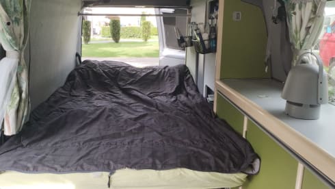 Eddie – 2p Volkswagen bus from 2000