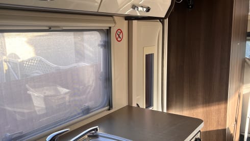 Big Bertha – 6 berth Roller Team 