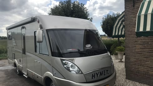 ZEER LUXE HYMER CAMPER – For rental to two experienced campers  