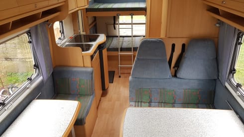 Spacious, cozy and complete family camper