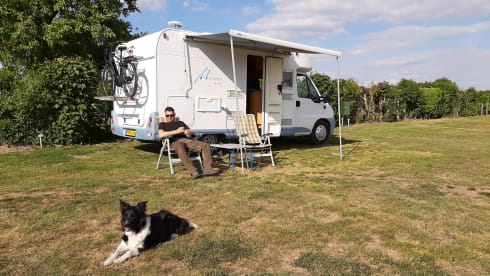 Mr. Blue  – Bürstner Merano with air conditioning and fixed bed 2005