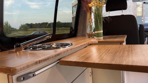 5p Volkswagen bus uit 2023