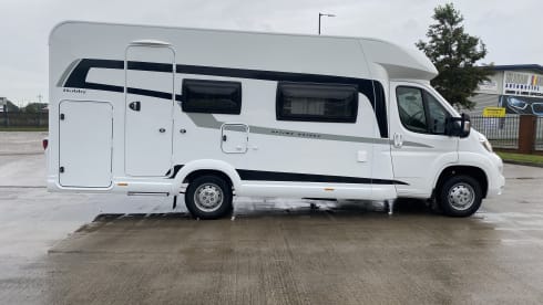 Irene – Beautiful 4 berth perfect family motorhome